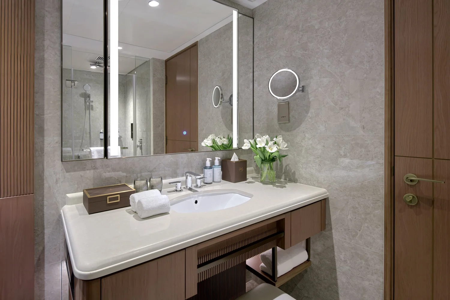 Premium room bathroom